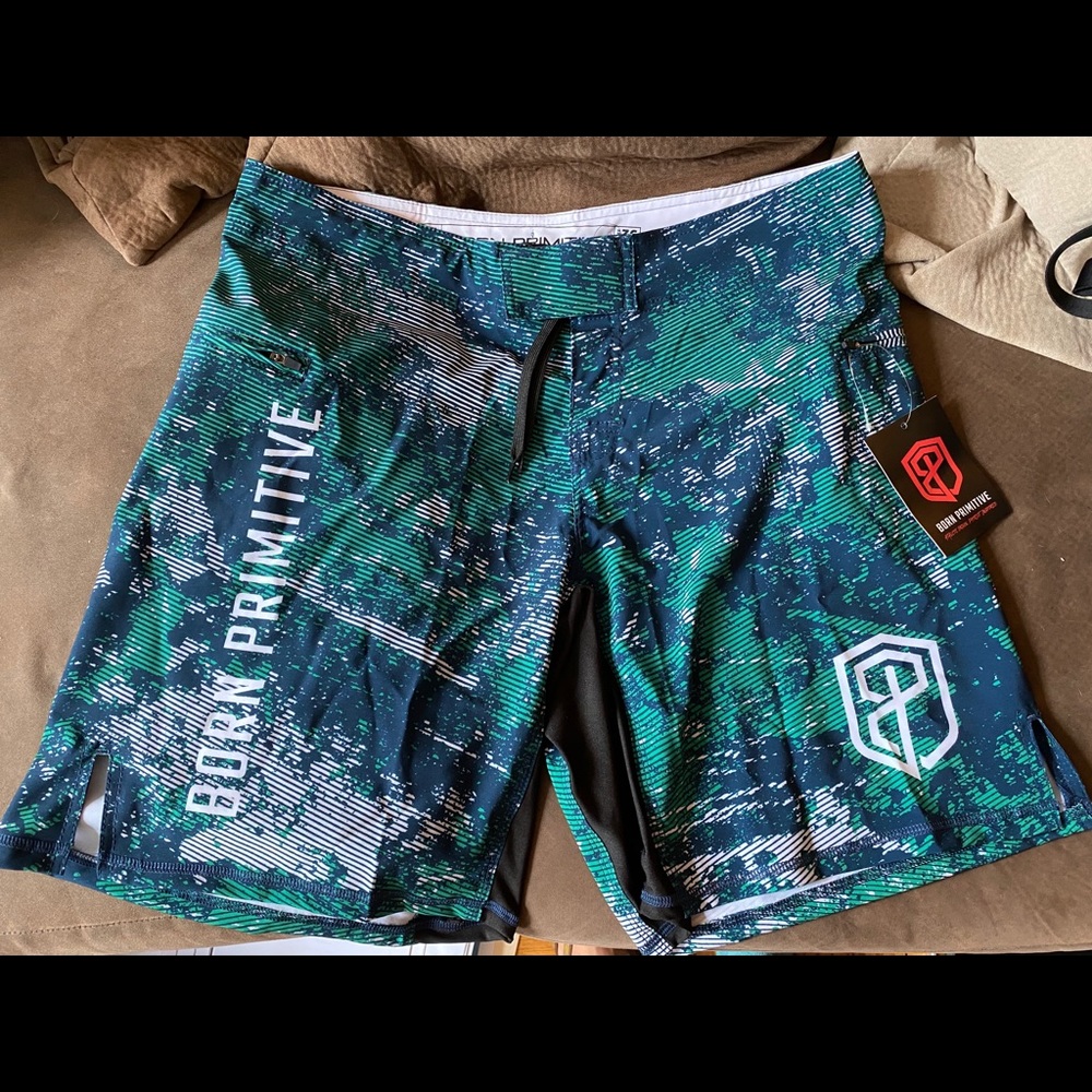 American Defender Shorts 2.0 (Grunge Camo)